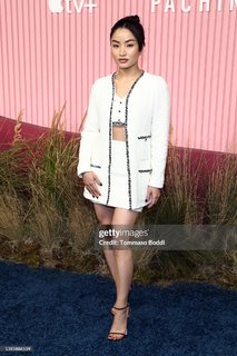 Anna Sawai feet photo thumbnail
