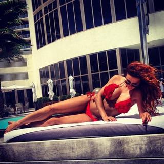 Anna Sedokova feet photo thumbnail