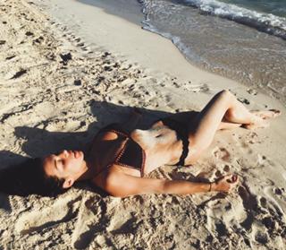 Anna Sedokova feet photo thumbnail