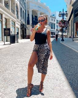 Anna Sedokova feet photo thumbnail