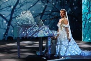 Anna Sedokova feet photo thumbnail