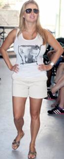 Anna Semenovich feet photo thumbnail