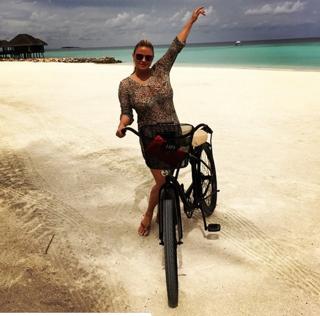 Anna Semenovich feet photo thumbnail