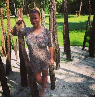 Anna Semenovich feet photo thumbnail