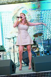 Anna Semenovich feet photo thumbnail