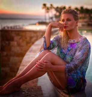 Anna Semenovich feet photo thumbnail