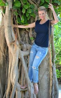 Anna Semenovich feet photo thumbnail