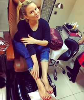 Anna Semenovich feet photo thumbnail