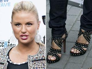 Anna Semenovich feet photo thumbnail