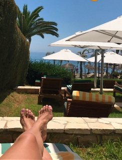 Anna Semenovich feet photo thumbnail