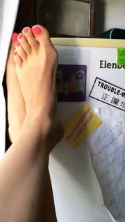 Anna Semenovich feet photo thumbnail