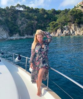 Anna Semenovich feet photo thumbnail