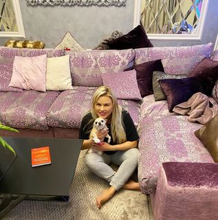 Anna Semenovich feet photo thumbnail