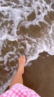 Anna Semenovich feet photo thumbnail