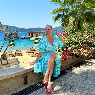 Anna Semenovich feet photo thumbnail