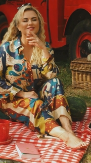 Anna Semenovich feet photo thumbnail