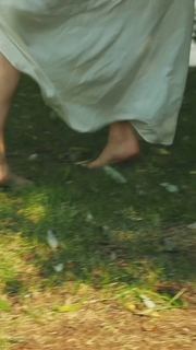 Anna Semenovich feet photo thumbnail