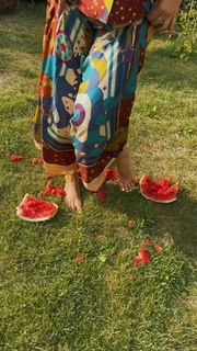 Anna Semenovich feet photo thumbnail