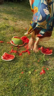 Anna Semenovich feet photo thumbnail