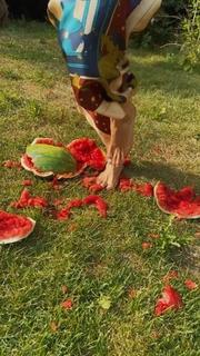 Anna Semenovich feet photo thumbnail