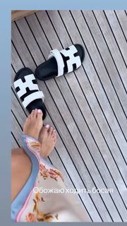 Anna Semenovich feet photo thumbnail