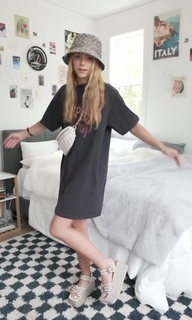 Anna Shumate feet photo thumbnail