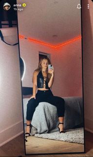 Anna Shumate feet photo thumbnail