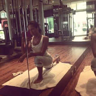 Anna Shurochkina feet photo thumbnail