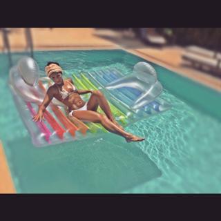 Anna Shurochkina feet photo thumbnail