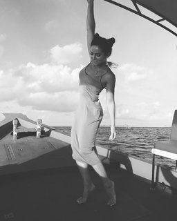 Anna Shurochkina feet photo thumbnail