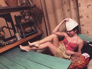 Anna Shurochkina feet photo thumbnail