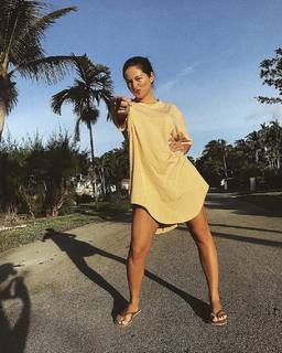 Anna Shurochkina feet photo thumbnail