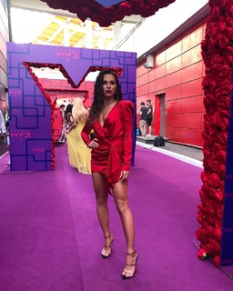 Anna Shurochkina feet photo thumbnail