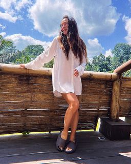 Anna Shurochkina feet photo thumbnail