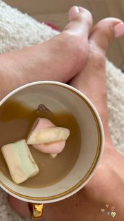 Anna Shurochkina feet photo thumbnail