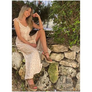 Anna Simon feet photo thumbnail