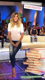 Anna Simon feet photo thumbnail