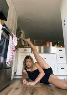 Anna Sitar feet photo 1