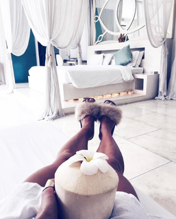Anna Skura feet photo 3