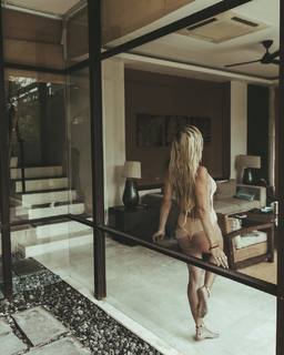Anna Skura feet photo 10
