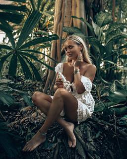 Anna Skura feet photo 7