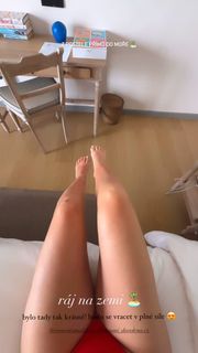 Anna Sulcová feet photo 3