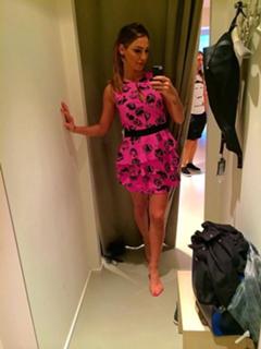 Anna Tatangelo feet photo thumbnail