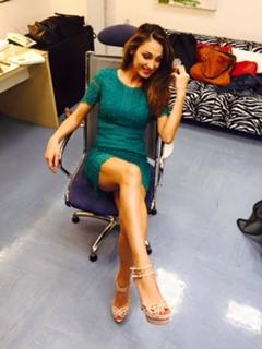 Anna Tatangelo feet photo thumbnail