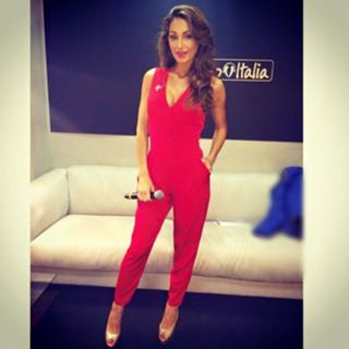 Anna Tatangelo feet photo thumbnail