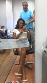 Anna Tatangelo feet photo thumbnail