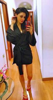Anna Tatangelo feet photo thumbnail