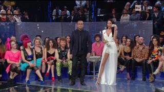 Anna Tatangelo feet photo thumbnail