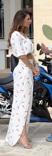 Anna Tatangelo feet photo thumbnail