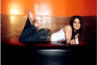 Anna Tatangelo feet photo thumbnail